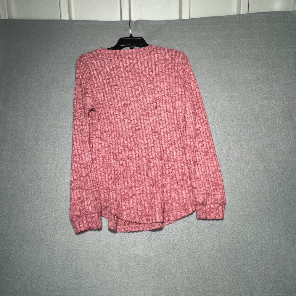 RUBZOOF Women's Pink Ribbed Knit Sweater Size M Long Sleeve Curved Hem Relaxed - Picture 6 of 6